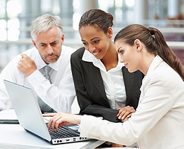 Umfangreiches Weiterbildungsangebot: Workshops für Führungskräfte und Mitarbeiter